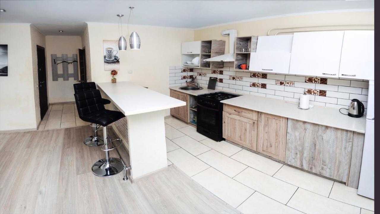 Apartament Залізнична 49 "Хочу Цю!" Iwano-Frankiwsk Zewnętrze zdjęcie